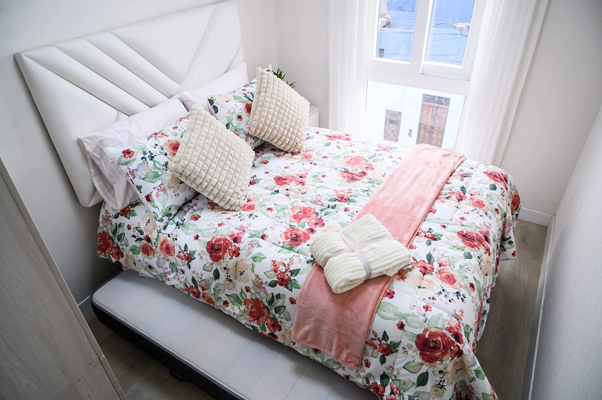 Łóżko do sypialni 140x200 cm