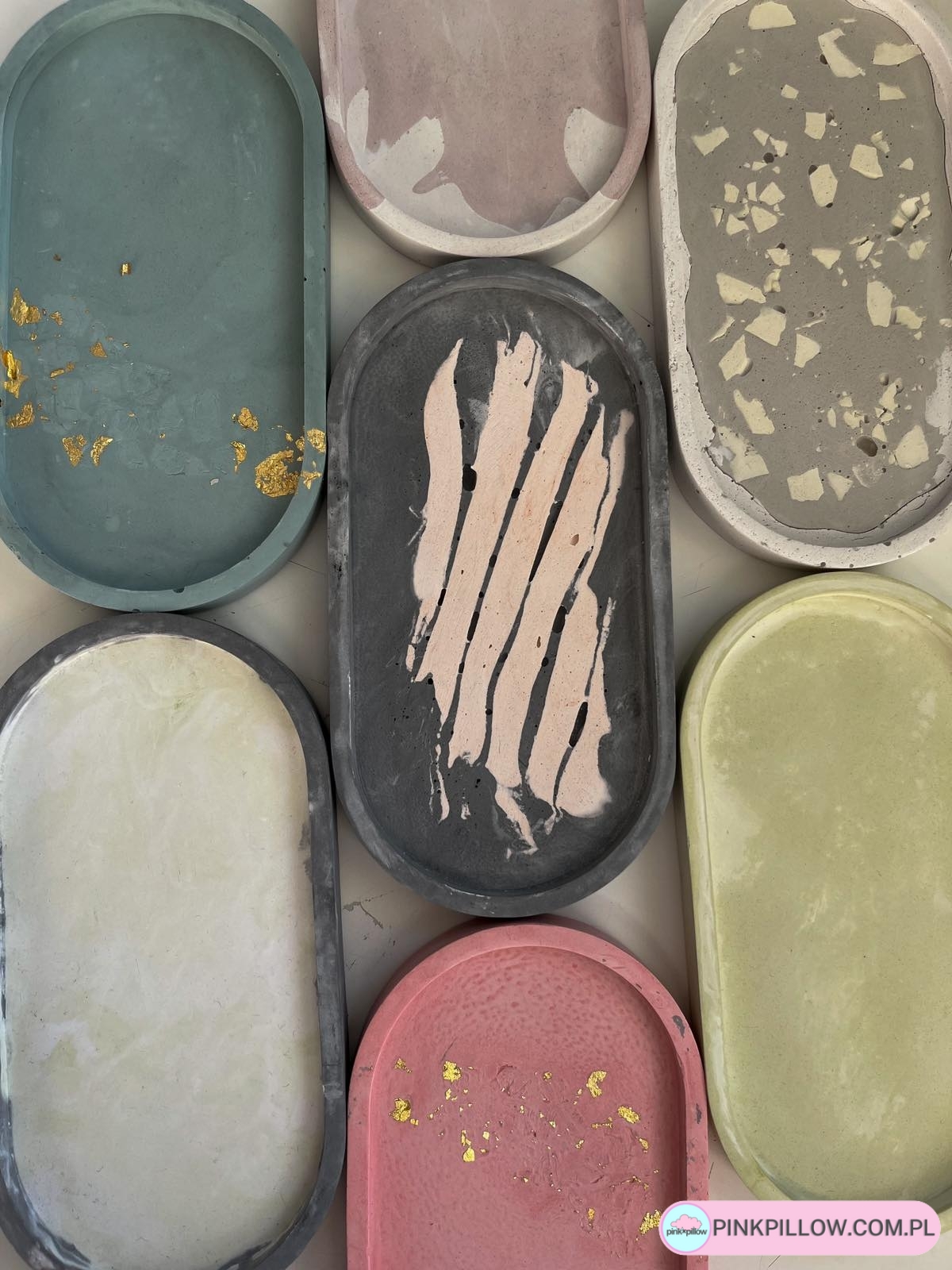 Owalna podstawka z gipsu pod biżuterię lub świece - Różne Kolory