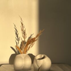 Doniczka Pupa z gipsu