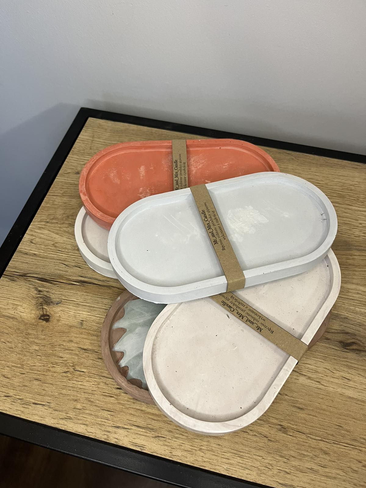 Owalna Podstawka na Biżuterię lub Świece - Różne Kolory