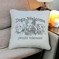 Poduszka z haftem Dogs Welcome 40x40 cm