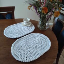 Owalna podkładka na szydełku - 30 x 42 cm - Różne Kolory