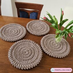 Eleganckie podkładki pod talerze 4 szt - Średnica 32 cm - Różne Kolory